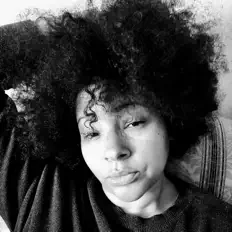 聆聽 Brown Jewel、觀看音樂影片、閱讀小傳、查看巡演日期等！