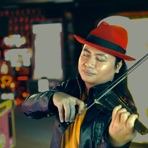 String Player Gamer