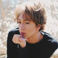 收听 Nicholas Edwards、观看音乐视频、阅读小传、查看巡演日期等 ！
