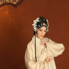 Hör dir 晴几 an, schau dir Musikvideos an, lies die Biografie, finde Tourdaten und mehr!