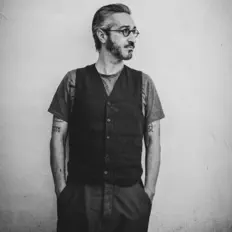 聆聽 Alejandro Pelayo、觀看音樂影片、閱讀小傳、查看巡演日期等！