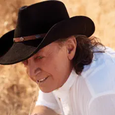 Listen to Paul Daraîche, watch music videos, read bio, see tour dates & more!