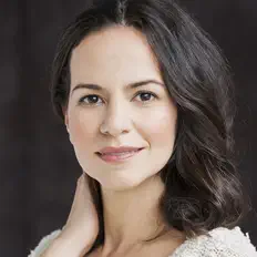 Mandy Gonzalez सुनें, म्यूज़िक वीडियो देखें, बायो पढ़ें, दौरे की तारीखें और बहुत कुछ देखें!