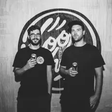 Poslechněte si interpreta Common Underground, sledujte hudební videa, přečtěte si životopis, podívejte se na data turné a další informace.