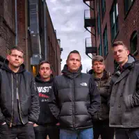 Luister naar undefined, bekijk muziekvideo's, lees de bio, bekijk de tourdata, en meer!