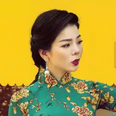 Listen to Lệ Quyên, watch music videos, read bio, see tour dates & more!