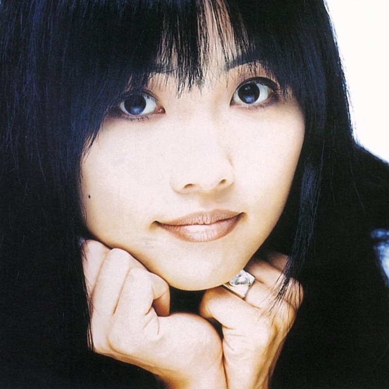 Mari Iijima - シルバームーン・レッドムーン