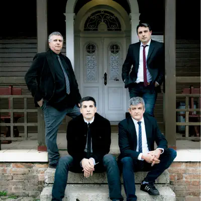 Listen to Resgate, watch music videos, read bio, see tour dates & more!