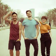 Listen to Els Catarres, watch music videos, read bio, see tour dates & more!