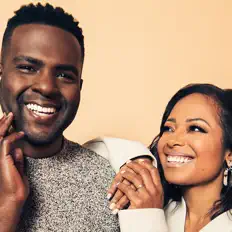 Luister naar Juan & Lisa Winans, bekijk muziekvideo's, lees de bio, bekijk de tourdata, en meer!