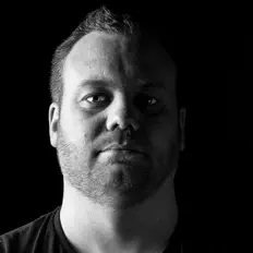 Robert Nicksonを聴いたり、ミュージックビデオを鑑賞したり、経歴やツアー日程などを確認したりしましょう！