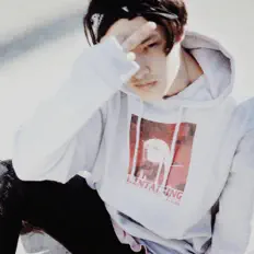 Escucha a Calciferstaylit, mira videos musicales, lee su biografía, consulta las fechas de las gira y más.