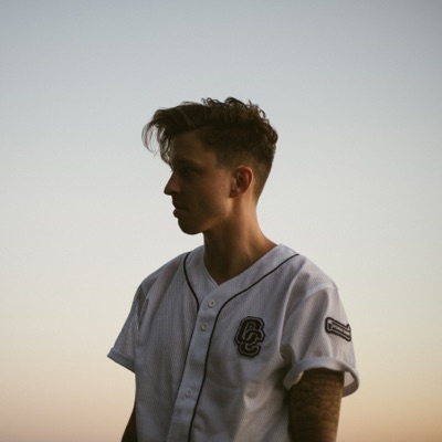 聆聽 Ekali、觀看音樂影片、閱讀小傳、查看巡演日期等！