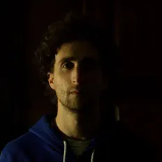 收听 A Lily、观看音乐视频、阅读小传、查看巡演日期等 ！