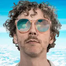 收听 LUXXURY、观看音乐视频、阅读小传、查看巡演日期等 ！