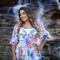 Posłuchaj wykonawcy Danielle Cristina, obejrzyj teledyski, przeczytaj biografię, zobacz daty tras koncertowych i nie tylko!