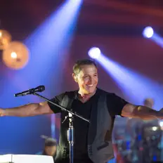 Listen to Franco de Vita, watch music videos, read bio, see tour dates & more!