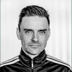 Listen to Simon Kvamm, watch music videos, read bio, see tour dates & more!