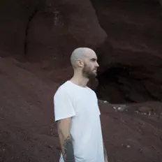 Ascolta Sweem, guarda video musicali, leggi la biografia, vedi le date del tour & altro!