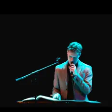 Ouve On Bells, vê vídeos de música, lê a biografia, vê as datas da digressão e muito mais!