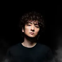 Dengarkan undefined, tonton video musik, baca bio, lihat tanggal tur & lainnya!