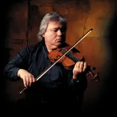 Ascolta Peter Ostroushko, guarda video musicali, leggi la biografia, vedi le date del tour & altro!