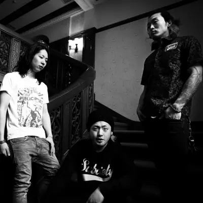 Listen to AIR SWELL, watch music videos, read bio, see tour dates & more!
