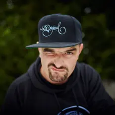 Listen to Yoshi Di Original, watch music videos, read bio, see tour dates & more!