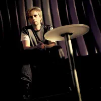 收听 undefined、观看音乐视频、阅读小传、查看巡演日期等 ！