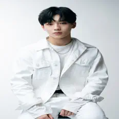 Ascolta 천준혁, guarda video musicali, leggi la biografia, vedi le date del tour & altro!