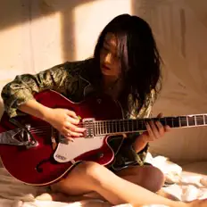 聆聽 Yae Shinano、觀看音樂影片、閱讀小傳、查看巡演日期等！