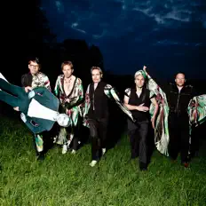 Listen to Die Goldenen Zitronen, watch music videos, read bio, see tour dates & more!