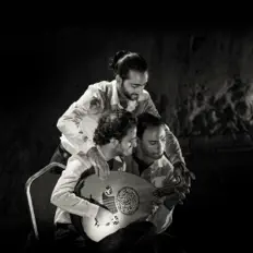 Dengarkan Le Trio Joubran, tonton video musik, baca bio, lihat tanggal tur & lainnya!