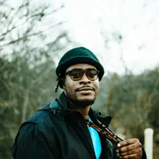 Chuck Gibbsを聴いたり、ミュージックビデオを鑑賞したり、経歴やツアー日程などを確認したりしましょう！