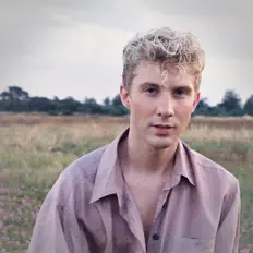 Listen to Elme, watch music videos, read bio, see tour dates & more!