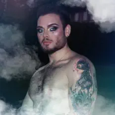 Venus Monroe을(를) 듣고, 뮤직 비디오를 보고, 약력을 읽고, 투어 일정 등을 확인하세요!