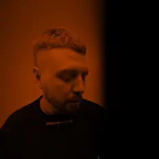 Poslechněte si interpreta Darom Dabro, sledujte hudební videa, přečtěte si životopis, podívejte se na data turné a další informace.