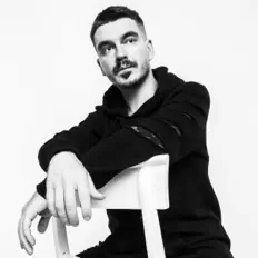 Poslechněte si interpreta Эм Калинин, sledujte hudební videa, přečtěte si životopis, podívejte se na data turné a další informace.
