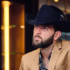 Escucha a Max Flinn, mira videos musicales, lee su biografía, consulta las fechas de las gira y más.