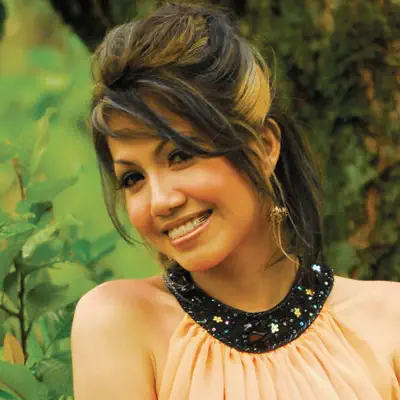 Listen to Jacqlien Celosse, watch music videos, read bio, see tour dates & more!