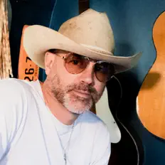 Écoutez Jon Randall, regardez des vidéoclips, lisez la biographie, consultez les dates de tournée et plus encore !