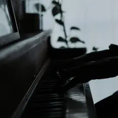 Listen to 钢琴曲, watch music videos, read bio, see tour dates & more!