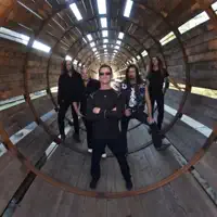 Ascolta undefined, guarda video musicali, leggi la biografia, vedi le date del tour & altro!