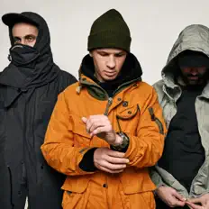 Luister naar Chernaya Ekonomika, bekijk muziekvideo's, lees de bio, bekijk de tourdata, en meer!