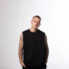 Dengarkan DEEMY, tonton video musik, baca bio, lihat tanggal tur & lainnya!