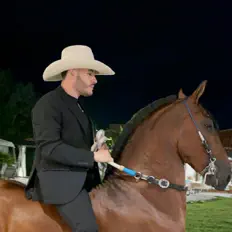 Juan Correaを聴いたり、ミュージックビデオを鑑賞したり、経歴やツアー日程などを確認したりしましょう！