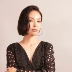 Miki Takeuchiを聴いたり、ミュージックビデオを鑑賞したり、経歴やツアー日程などを確認したりしましょう！