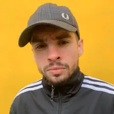 Hör dir Lvl Paff an, schau dir Musikvideos an, lies die Biografie, finde Tourdaten und mehr!