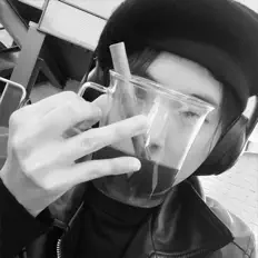 Poslechněte si interpreta BIN, sledujte hudební videa, přečtěte si životopis, podívejte se na data turné a další informace.