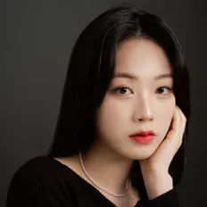 Escucha a 원채, mira vídeos musicales, lee la biografía, consulta fechas de giras y mucho más.